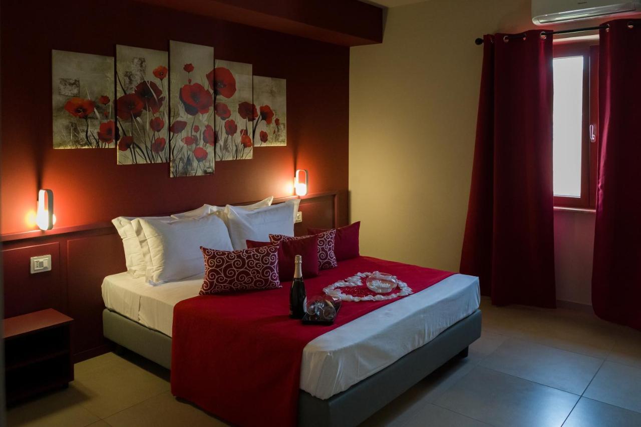 Rosy'S Rooms Patrica Ngoại thất bức ảnh