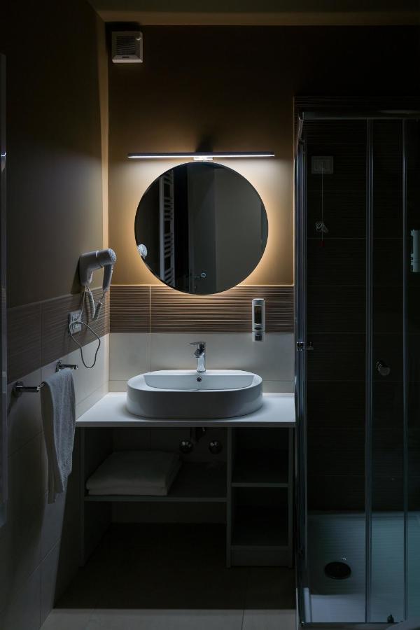 Rosy'S Rooms Patrica Ngoại thất bức ảnh