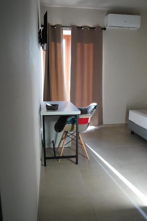 Rosy'S Rooms Patrica Ngoại thất bức ảnh